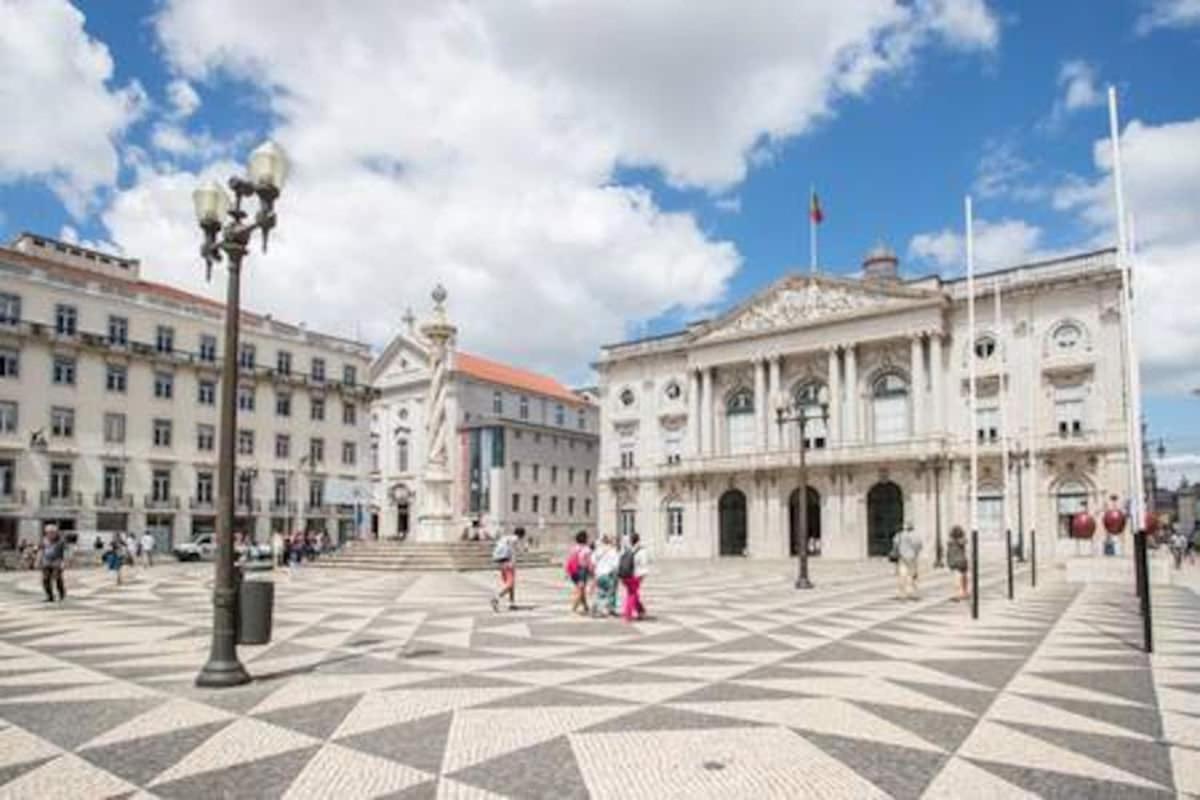Апартаменты Downtown - Chiado & Me 2 Лиссабон Экстерьер фото